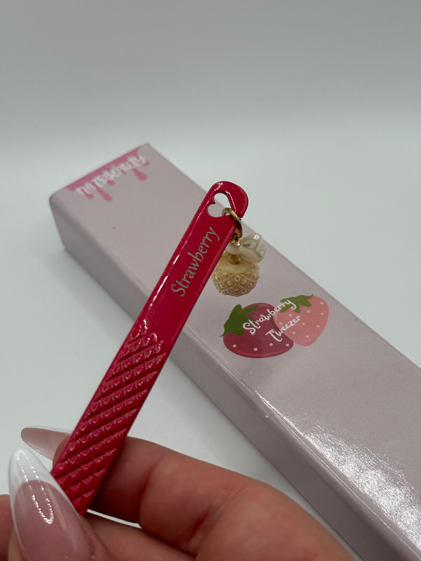 Strawberry Tweezer
